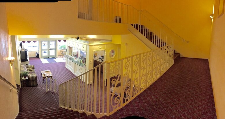 Hotel Econo Lodge Airport