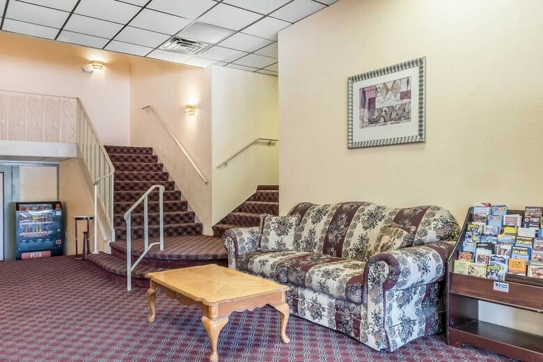 Hotel Econo Lodge Airport