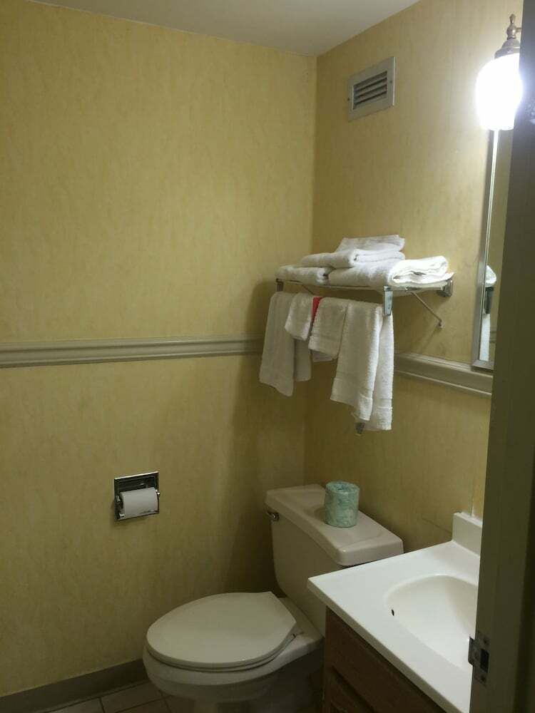 Hotel Econo Lodge Airport