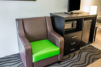 Hotel Quality Inn And Suites