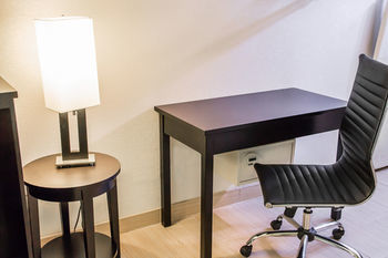 Hotel Quality Inn And Suites