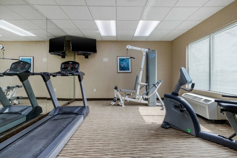 Hotel Comfort Inn & Suites