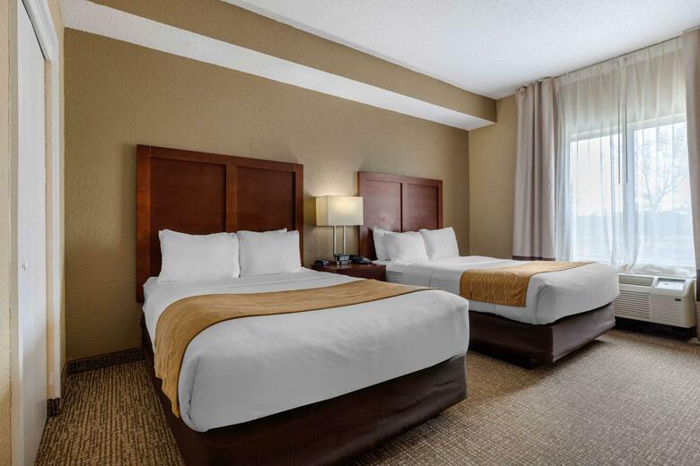 Hotel Comfort Inn & Suites