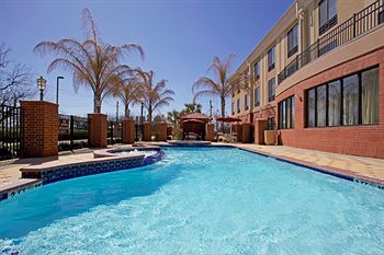 Holiday Inn Express Hotel & Suites Wharton