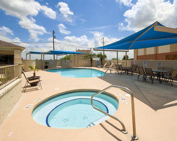 Hotel Quality Inn & Suites