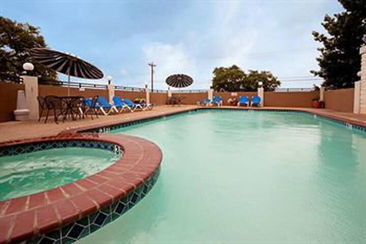 Holiday Inn Express Hotel & Suites Cedar Park