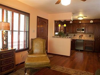 Creekhaven Inn Bed & Breakfast