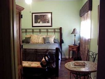 Creekhaven Inn Bed & Breakfast
