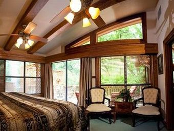 Creekhaven Inn Bed & Breakfast