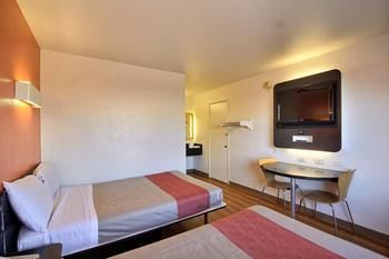 Motel 6 Laredo North