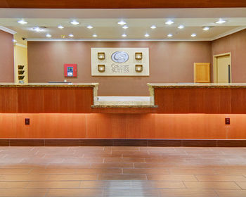 Hotel Comfort Suites Near Alliance