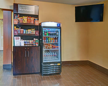 Hotel Comfort Suites Near Alliance