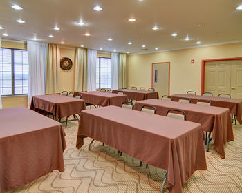 Hotel Comfort Suites Near Alliance