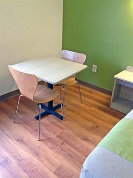 Motel 6 Pittsburgh Airport