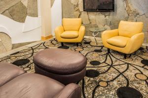 Hotel Comfort Suites Monroeville