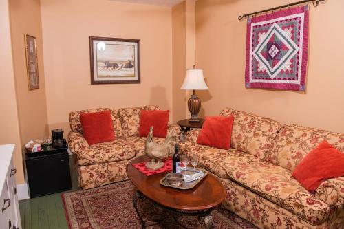 Grape Arbor Bed And Breakfast
