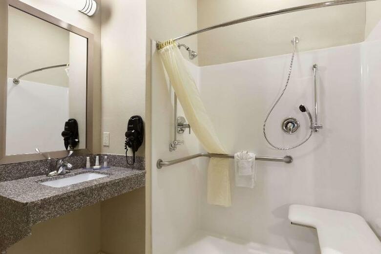 Hotel Baymont Inn & Suites Victoria