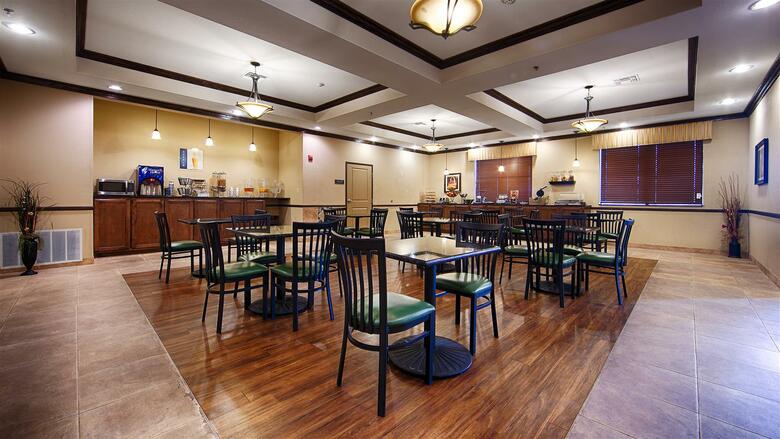 Hotel Best Western Plus Emory At Lake Fork Inn & Suites