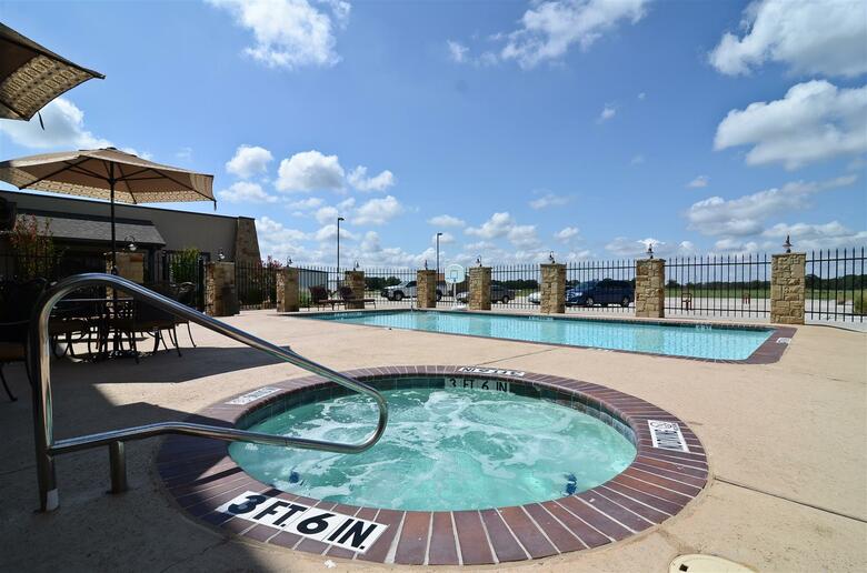 Hotel Best Western Plus Emory At Lake Fork Inn & Suites