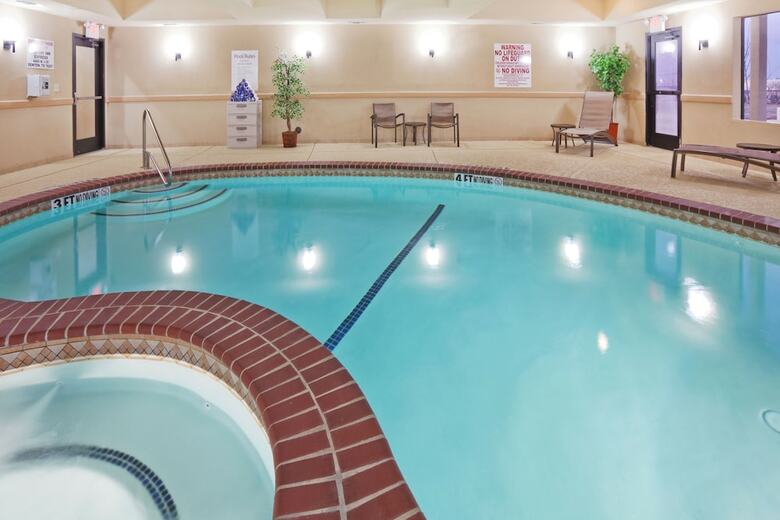 Hotel Holiday Inn Express & Suites Denton Unt- Twu