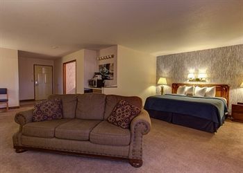 Hotel Quality Inn & Suites