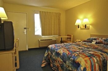 Motel 6 Everett South