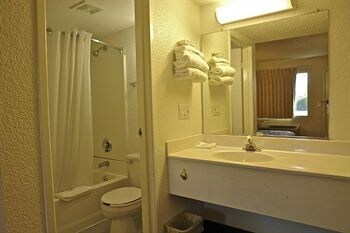 Motel 6 Everett South