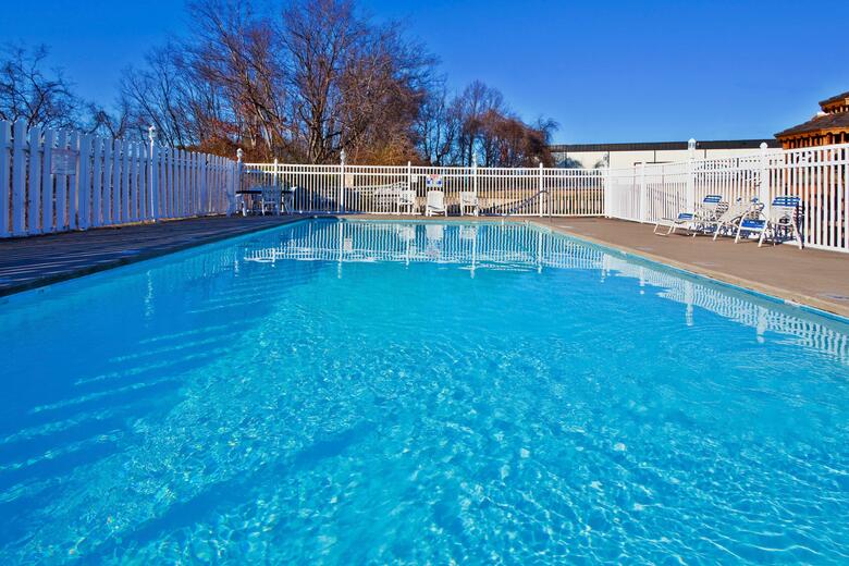 Holiday Inn Express Hotel & Suites Spence Lane