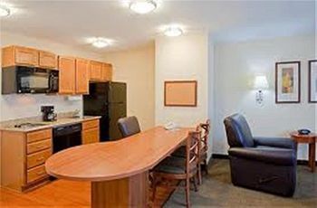 Hotel Candlewood Stes Logan