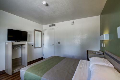 Motel 6 Salt Lake City South - Midvale