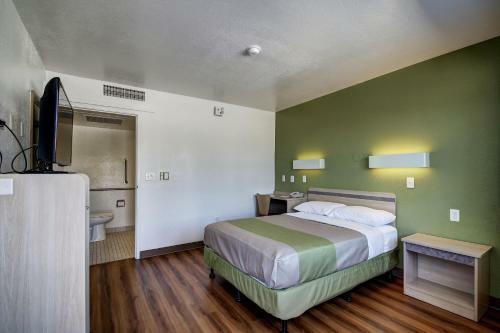 Motel 6 Salt Lake City South - Midvale
