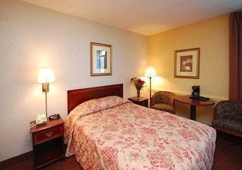 Hotel Econo Lodge North