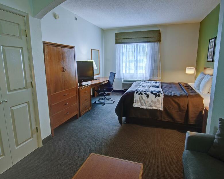 Hotel Sleep Inn & Suites