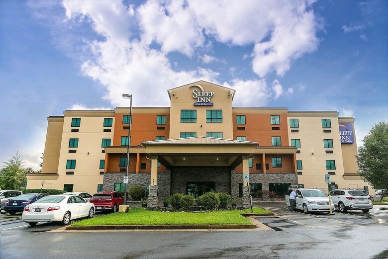 Hotel Sleep Inn & Suites