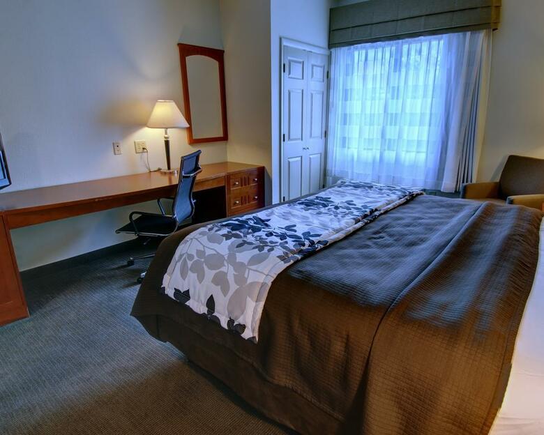 Hotel Sleep Inn & Suites