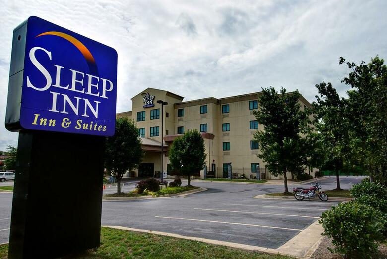Hotel Sleep Inn & Suites