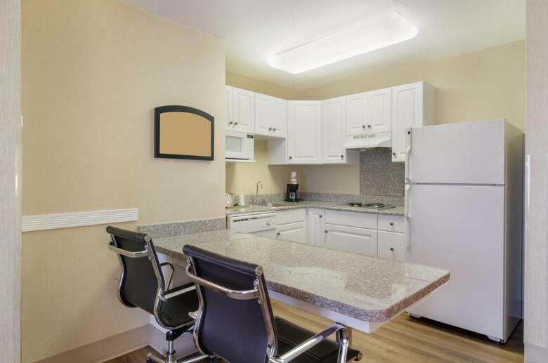 Hotel Mainstay Suites Airport