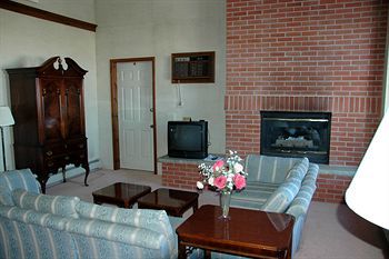 Hotel Lockport Inn & Suites