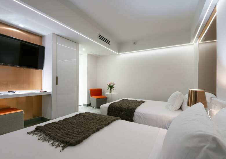 Hotel 45 By Director
