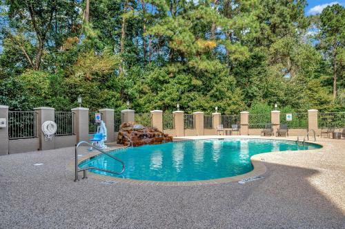 Holiday Inn Express Hotel & Suites Lufkin South