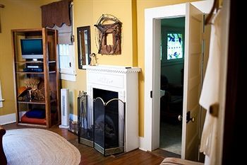 Bed & Breakfast The Hale House Inn
