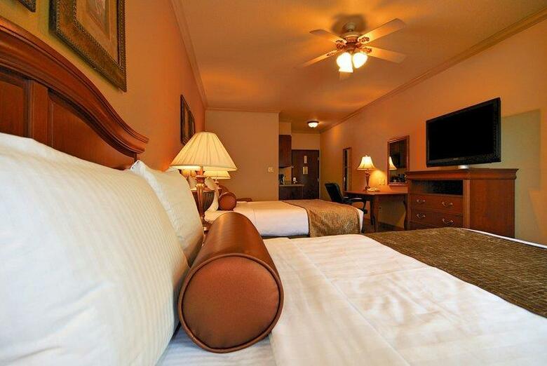 Hotel Best Western Plus Crown Colony Inn & Suites