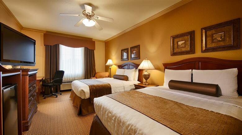 Hotel Best Western Plus Crown Colony Inn & Suites