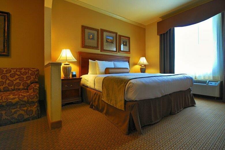 Hotel Best Western Plus Crown Colony Inn & Suites