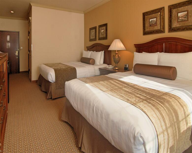 Hotel Best Western Plus Crown Colony Inn & Suites