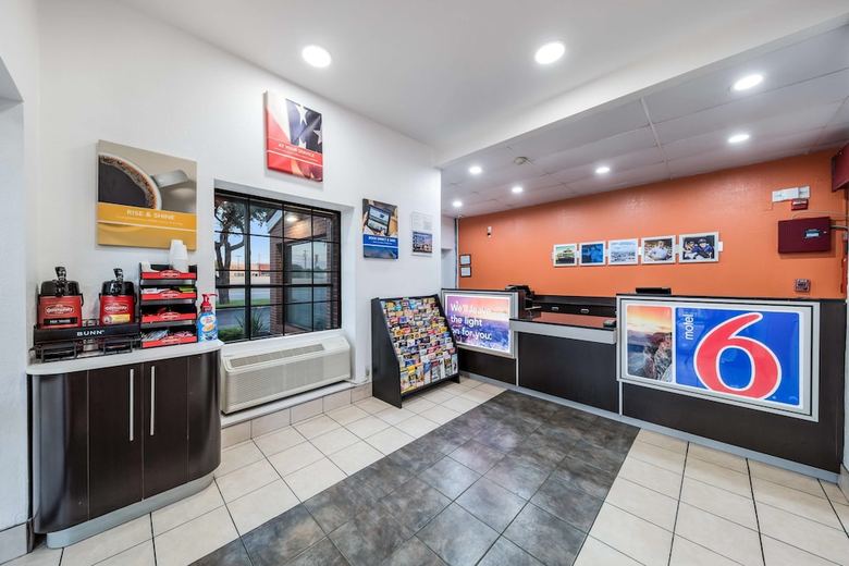 Motel 6 Dallas - Plano Northeast