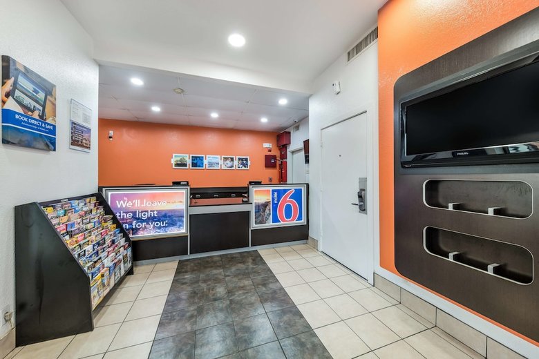 Motel 6 Dallas - Plano Northeast