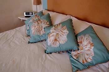 Hostal The Cliff House Hotel