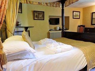 Hostal The Falkland Arms