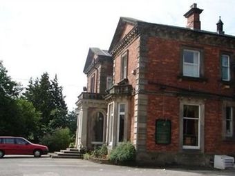 Hostal The Parkwood Hotel